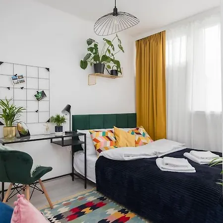 Specious City Center Studio With Park View Warschau Exterior foto