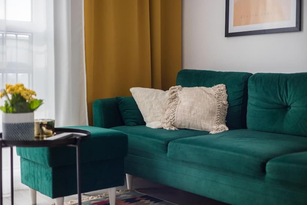 Specious Center With Park View Apartment Warsaw